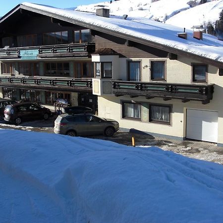 Hotel-Pension Flora Saalbach-Hinterglemm Ngoại thất bức ảnh