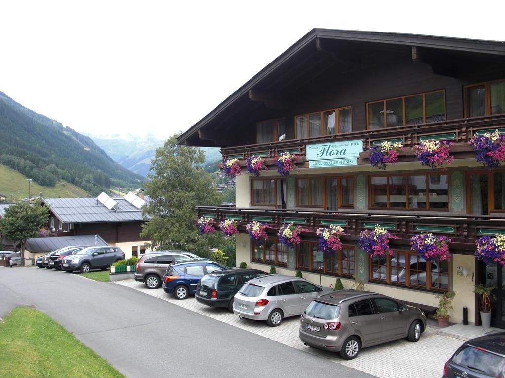 Hotel-Pension Flora Saalbach-Hinterglemm Ngoại thất bức ảnh