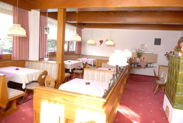 Hotel-Pension Flora Saalbach-Hinterglemm Ngoại thất bức ảnh